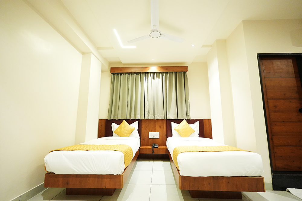 Executive Twin Room interior