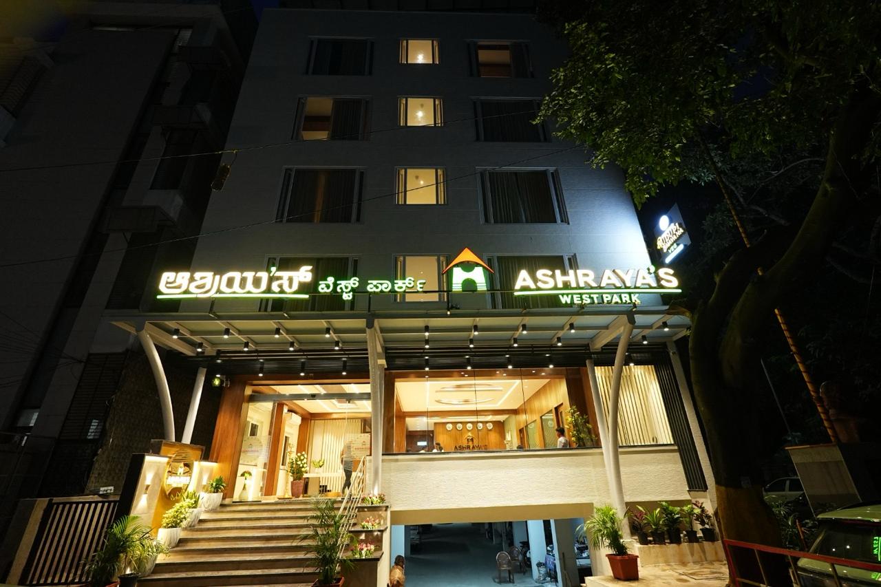 Ashrayas West Park Hotel Lobby